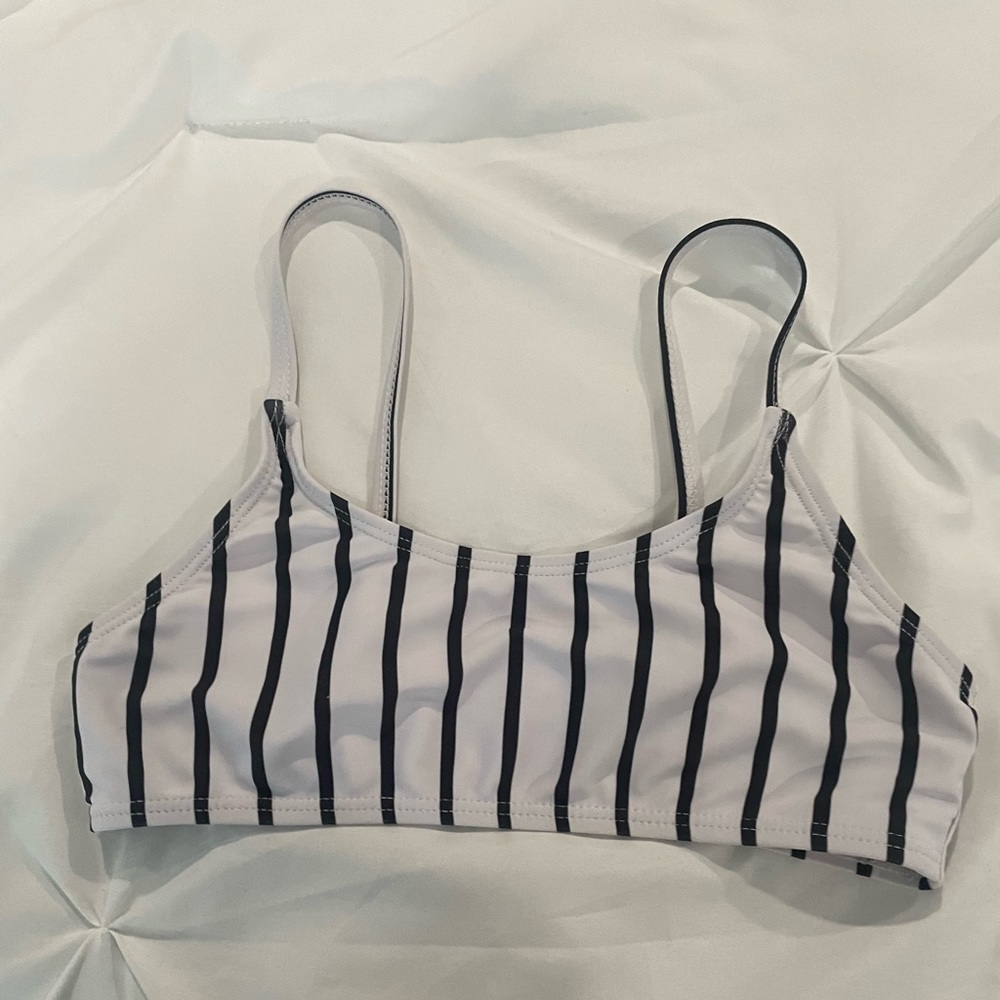 sheen girls bathing suit top size 140 black-and-white striped